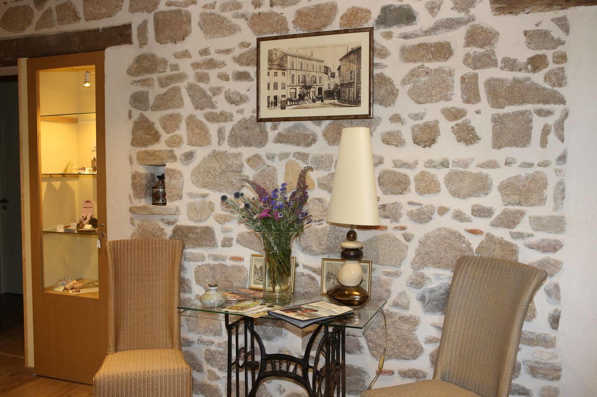 Bed & Breakfast Aux Pierres Magiques 3*