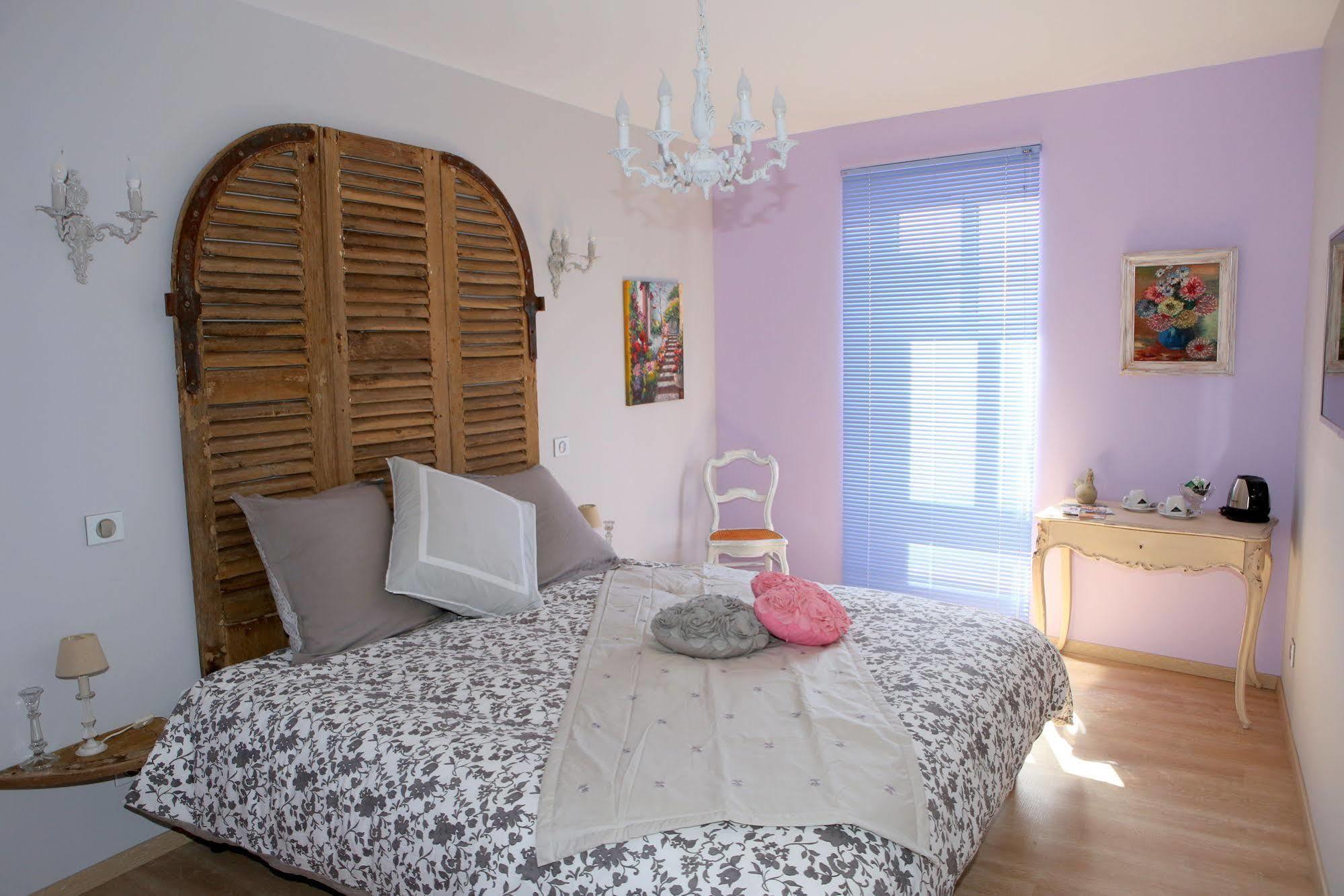 Aux Pierres Magiques Bed & Breakfast 3*