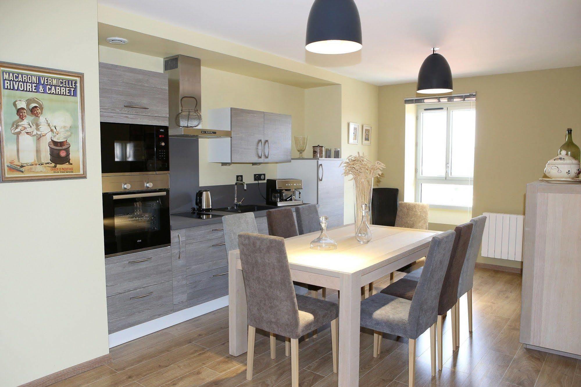 Aux Pierres Magiques Bed & Breakfast 3*